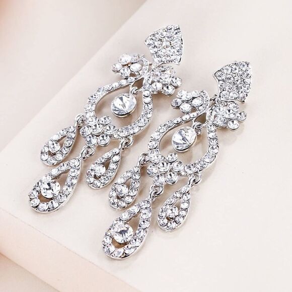 NWT Beautifully Elegant Chandelier Earrings - Picture 2 of 7